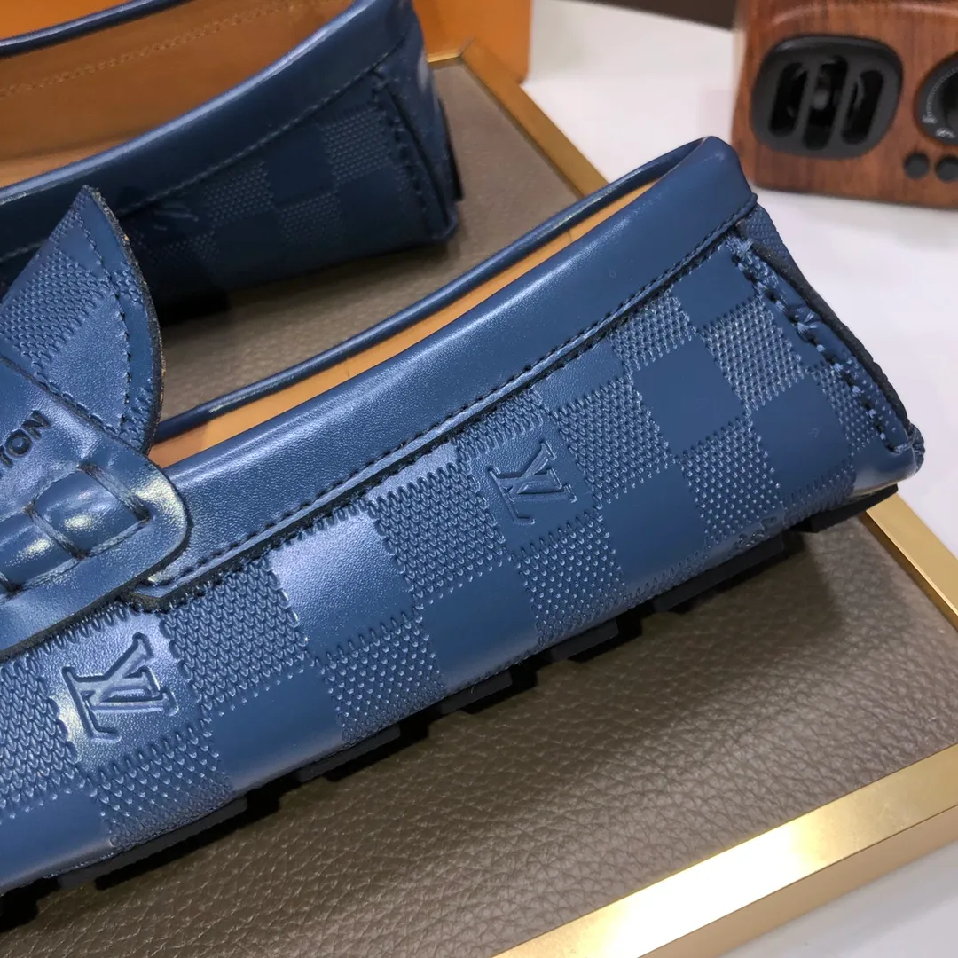 Men's men's shoes 💰420💰 [LV Doudou shoes] (water-dyed cowhide lining) new model is on the market, available on the official website. The new Doudou shoes are processed into single-color materials, and the uppers are made of imported cowhide material. The body of the shoe is fully hemmed with mark thread, and is lined with imported original cowhide leather. The elegant shoe shape is super suitable for all-matching, and the size is 38-44.